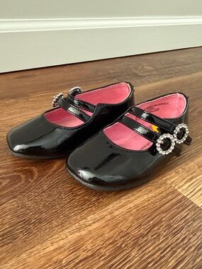 Toddler Girls Black Mary Jane Shoes with Rhinestone Buckles - size 5